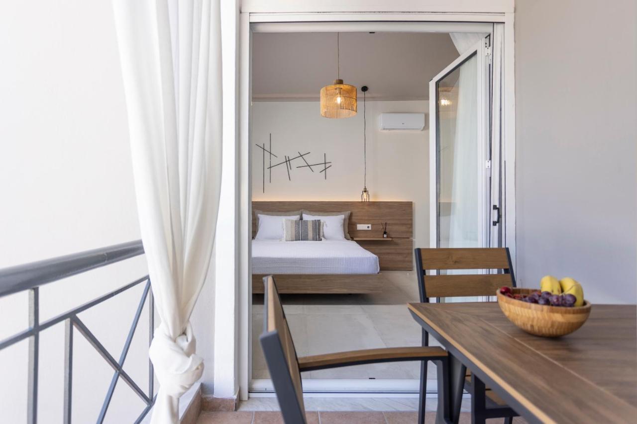 פפקוהורי Noemie Premium Holiday Apartments מראה חיצוני תמונה